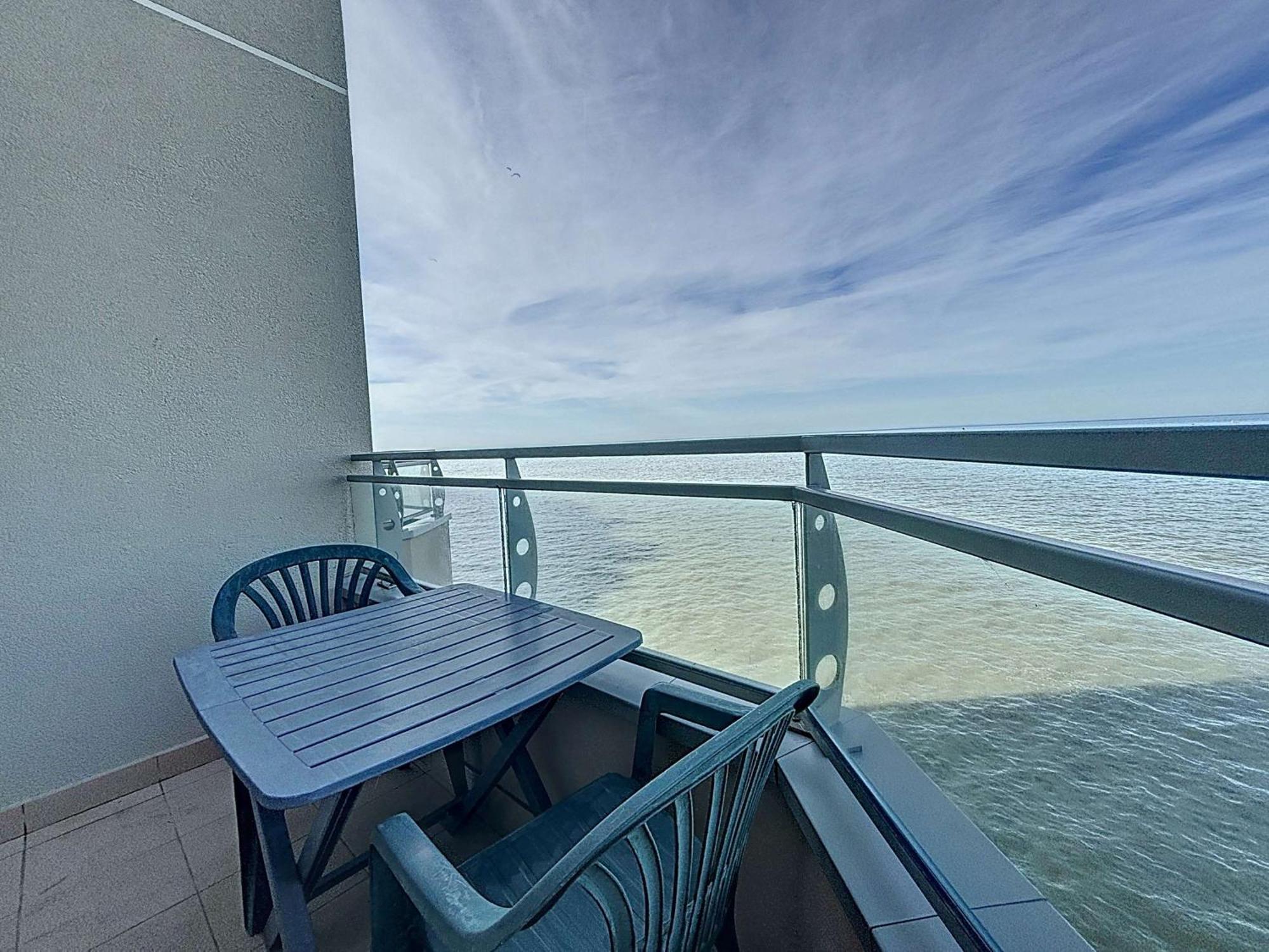Appartement Avec Balcon, Proche Des Plages Et Commerces - Fr-1-361-89 غرانفيل المظهر الخارجي الصورة