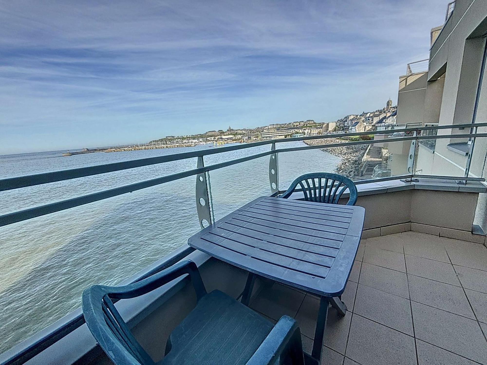 Appartement Avec Balcon, Proche Des Plages Et Commerces - Fr-1-361-89 غرانفيل المظهر الخارجي الصورة