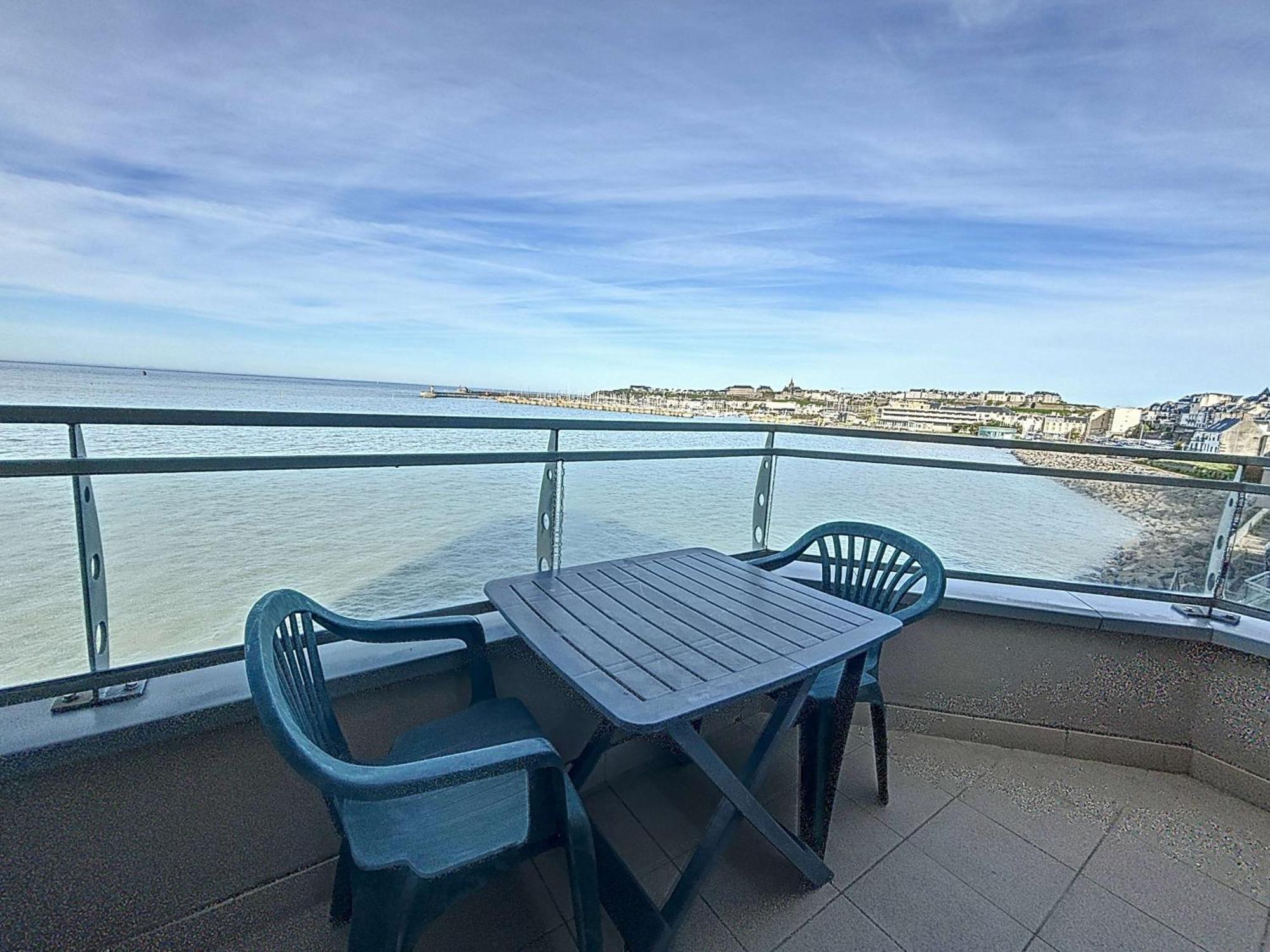 Appartement Avec Balcon, Proche Des Plages Et Commerces - Fr-1-361-89 غرانفيل المظهر الخارجي الصورة